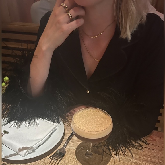 Sleeper black feather shirt - Picture 6 of 7